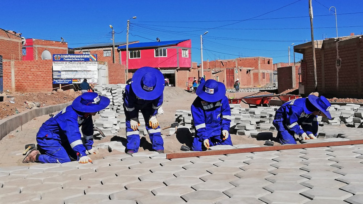 Generac&iacute;on de empleos a trav&eacute;s de obras urbanas